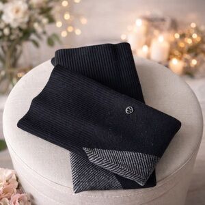 Lululemon Black Herringbone Stirrup Leg Warmers Thigh High Discontinued